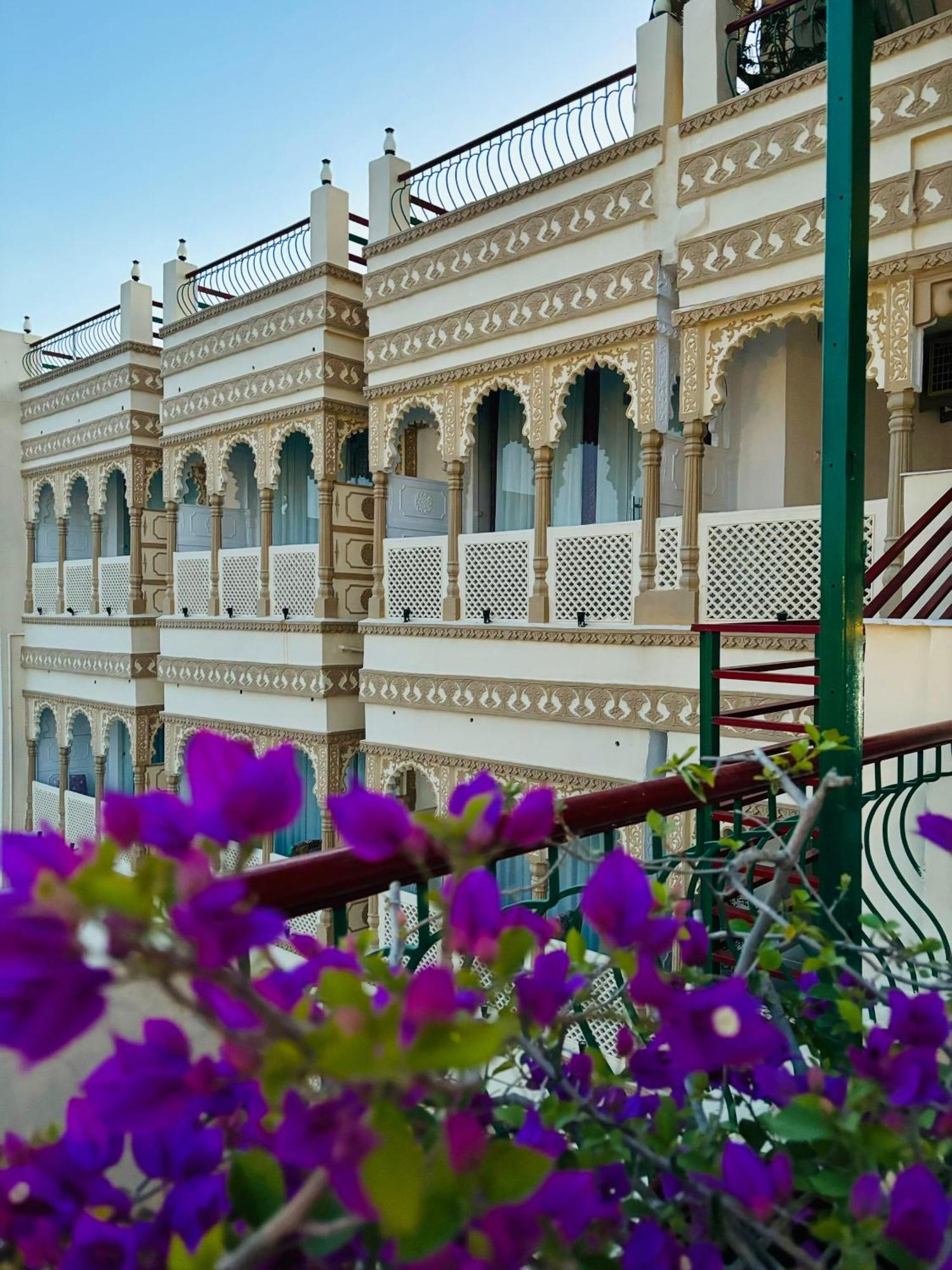 Mewari 3*